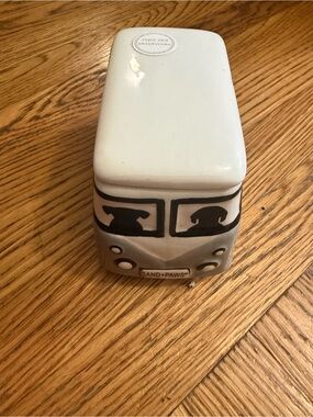 Sand+Paws White Ceramic Camper pineapple coconut candle NWT